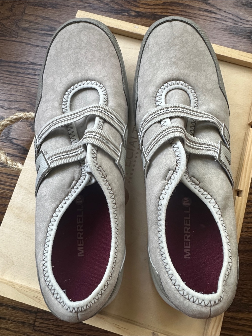 Merrell (size 10) - Picture 2 of 3